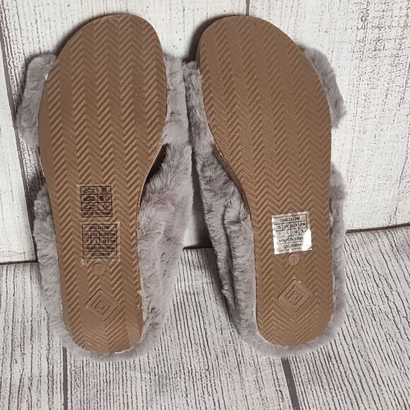 DREAM PAIRS Comfy Fuzzy Slide Slippers NWOT Grey Women's Size 7 - Picture 7 of 14